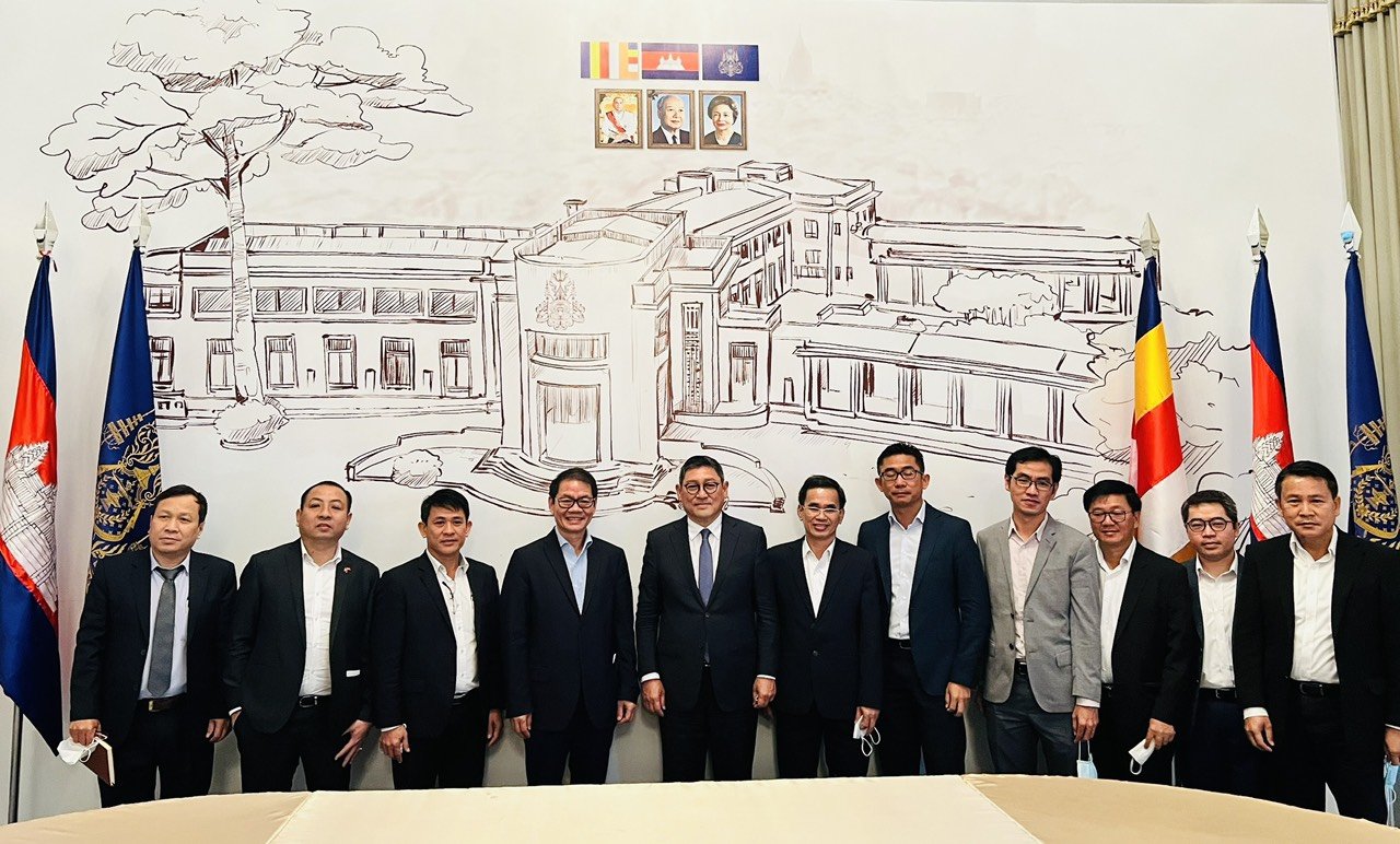 Tham dự chương trình có ông Trần Bá Dương Chủ tịch HĐQT THACO và ông Trần Bảo Sơn – TGĐ THAGRICO