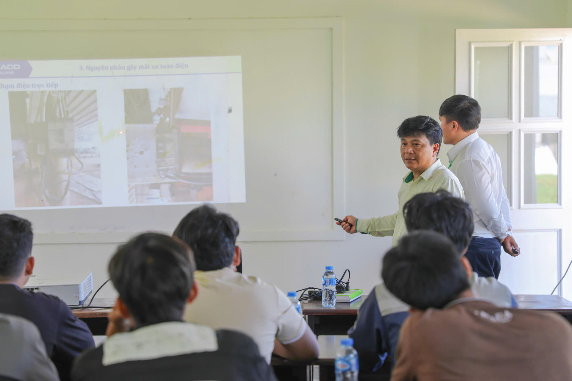 Ngày 28/9, KLH HAGL AGRICO Lào tổ chức khóa đào tạo “An toàn trong vận hành, sửa chữa và bảo trì hệ...