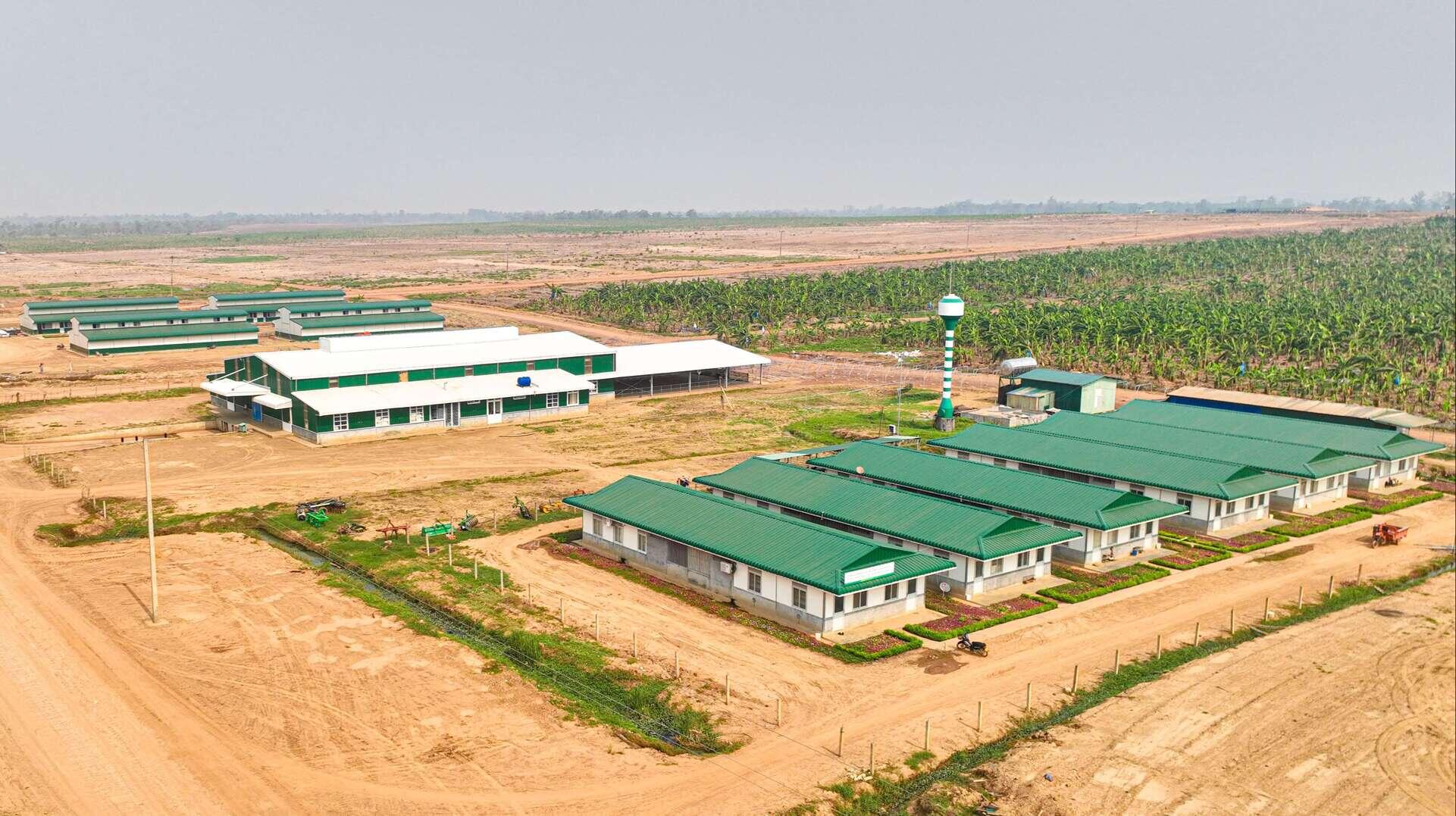 Bàn giao 30 căn nhà cho 120 công nhân KLH HAGL AGRICO Lào