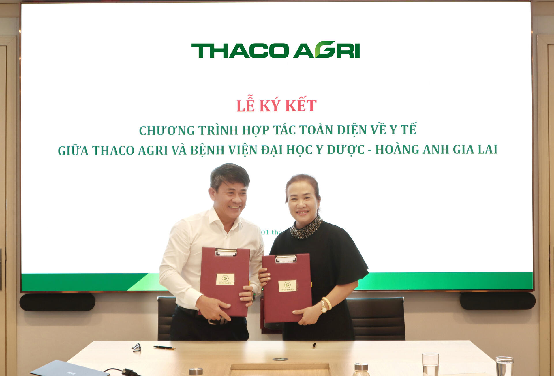 THACO AGRI và Bệnh viện Đại học Y dược - Hoàng Anh Gia Lai ký kết hợp tác chăm lo sức khỏe toàn diện cho người lao động
